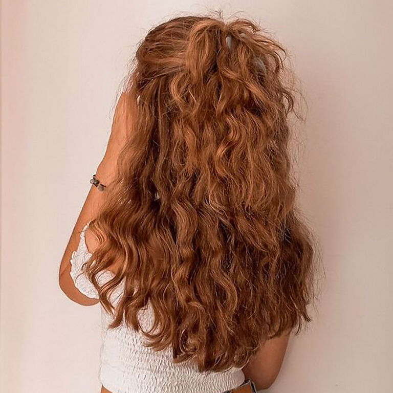 Cheveux boucl&eacute;s
